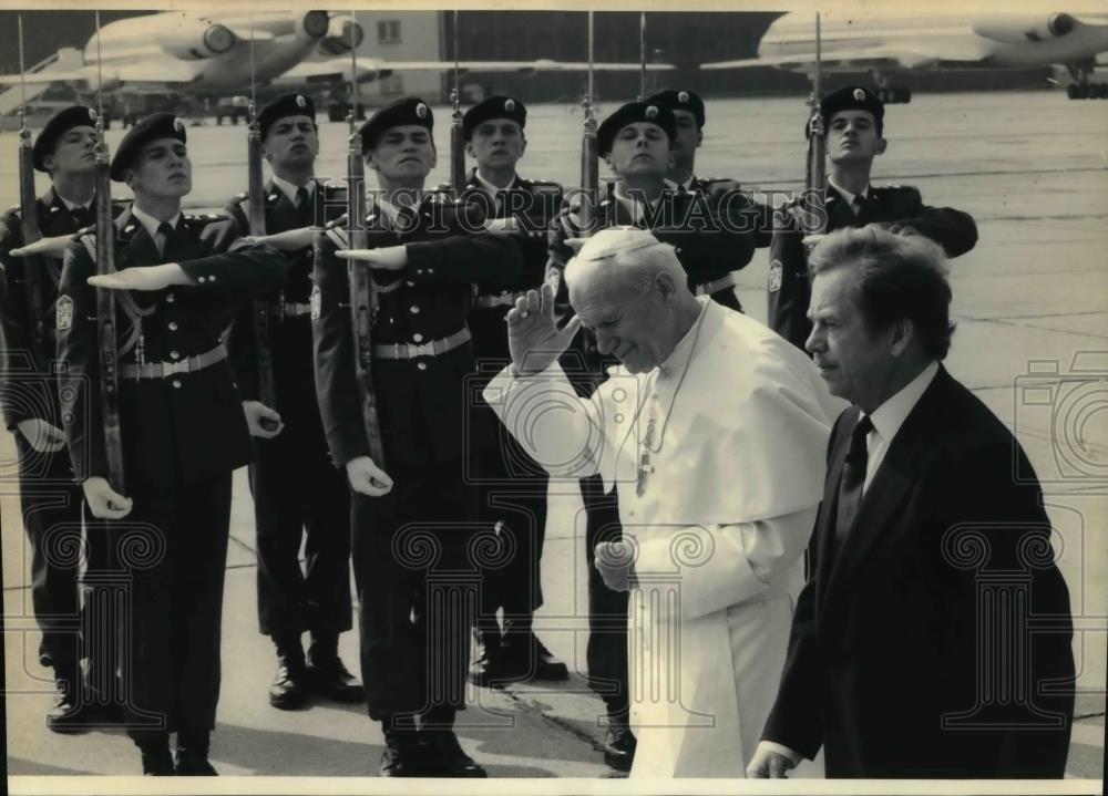 1991 Press Photo Pope John Paul II with Czechoslovak President Vaclav Mavel - Historic Images