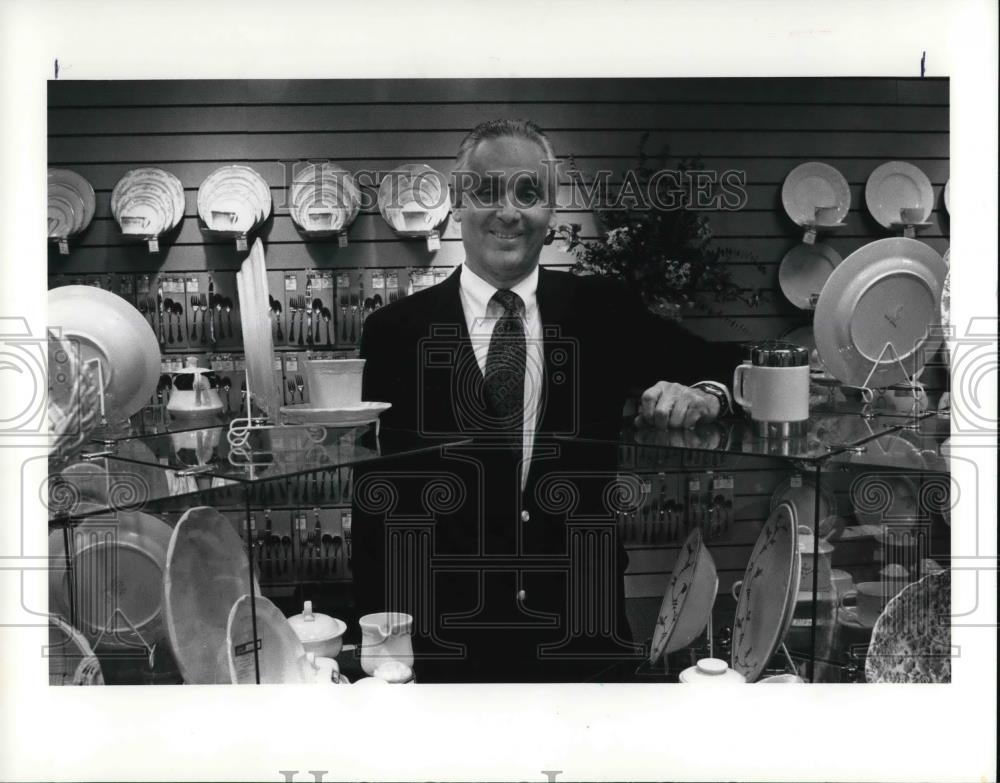 1991 Press Photo Jay Siegel Pres. of U.S. Merchandise Co. - Historic Images