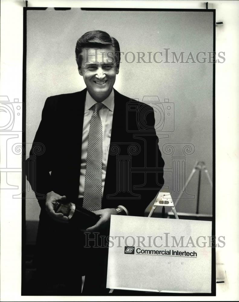 1988 Press Photo Paul Powers Chairman of Commercial Intertech Inc. - Historic Images