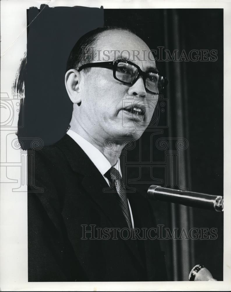 1973 Press Photo T.T Chen speaking about Wheat sales in china - ora10585 - Historic Images