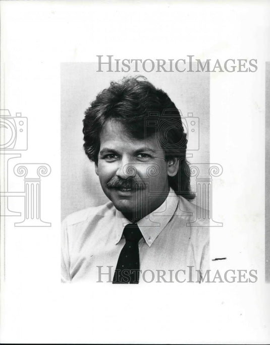 1987 Press Photo Andrew Noch of Highland Homes - Historic Images