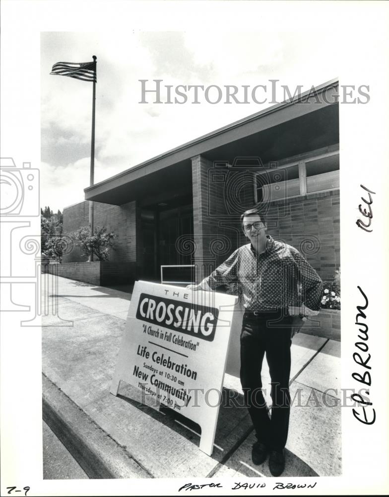 1992 Press Photo David Brown Pastor Troutdale corssing Life Center - ora01897 - Historic Images
