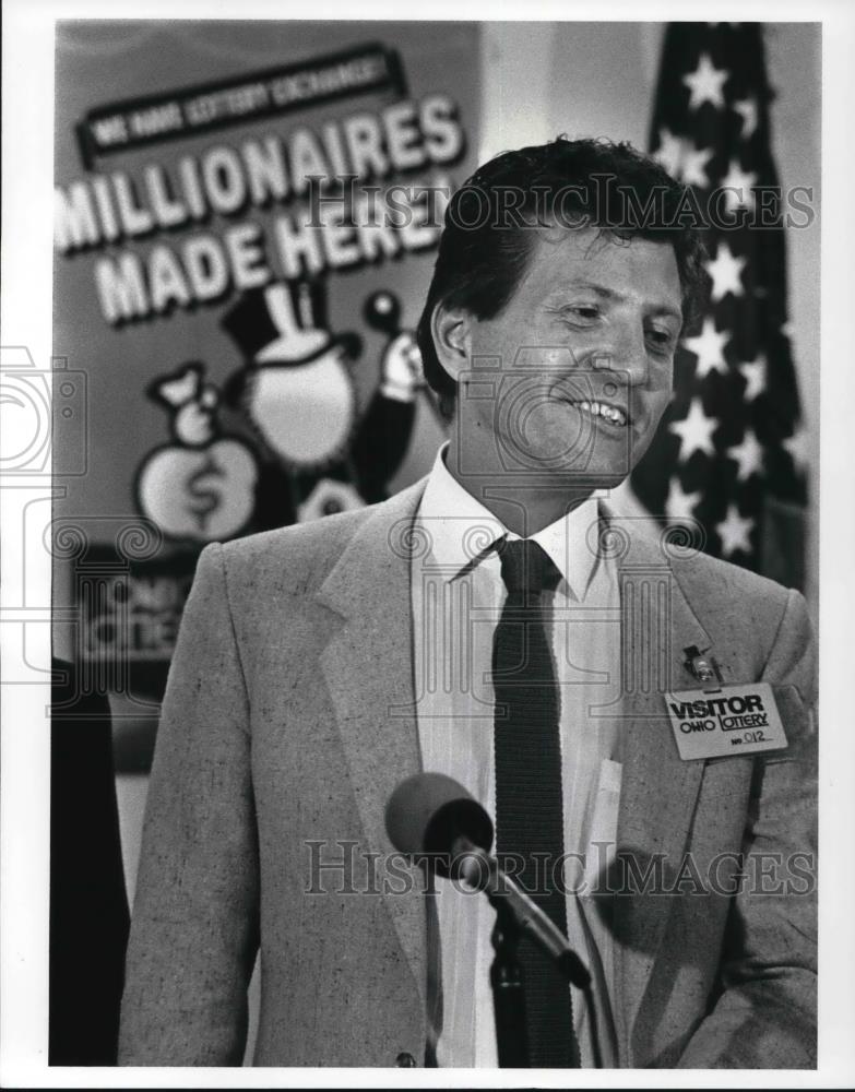 1987 Press Photo The fifteen million dollars lottery winner, Ronald Mahdinec - Historic Images