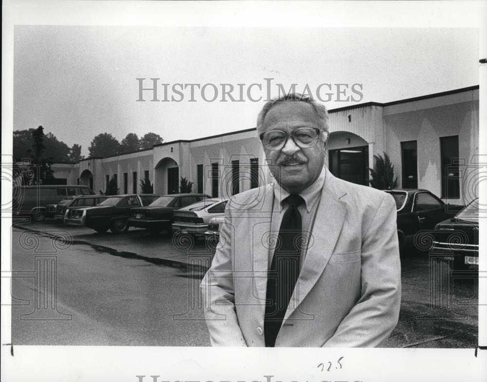 1989 Press Photo Lou Oswald - Historic Images