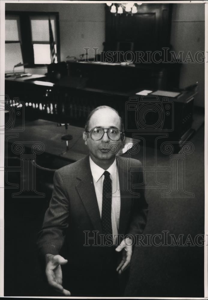 1988 Press Photo Paul Petro, assistant district attorney in Washington - Historic Images