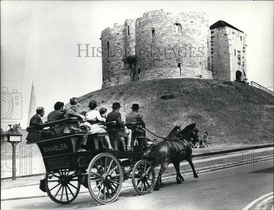 Press Photo Ride on the Charabanc durign trial run at England York - Historic Images