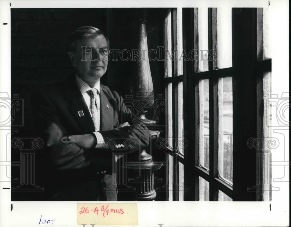 1991 Press Photo Dr. Donald C Johnson Anthropologist at Glidden House University - Historic Images