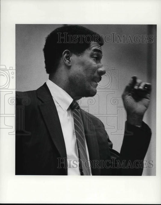 1990 Press Photo Robert Moore, State Assistant Superintendent of Schools - Historic Images