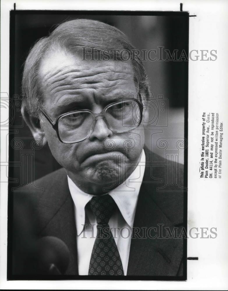 1988 Press Photo William B. Lawrence Vice President of TRW - Historic Images