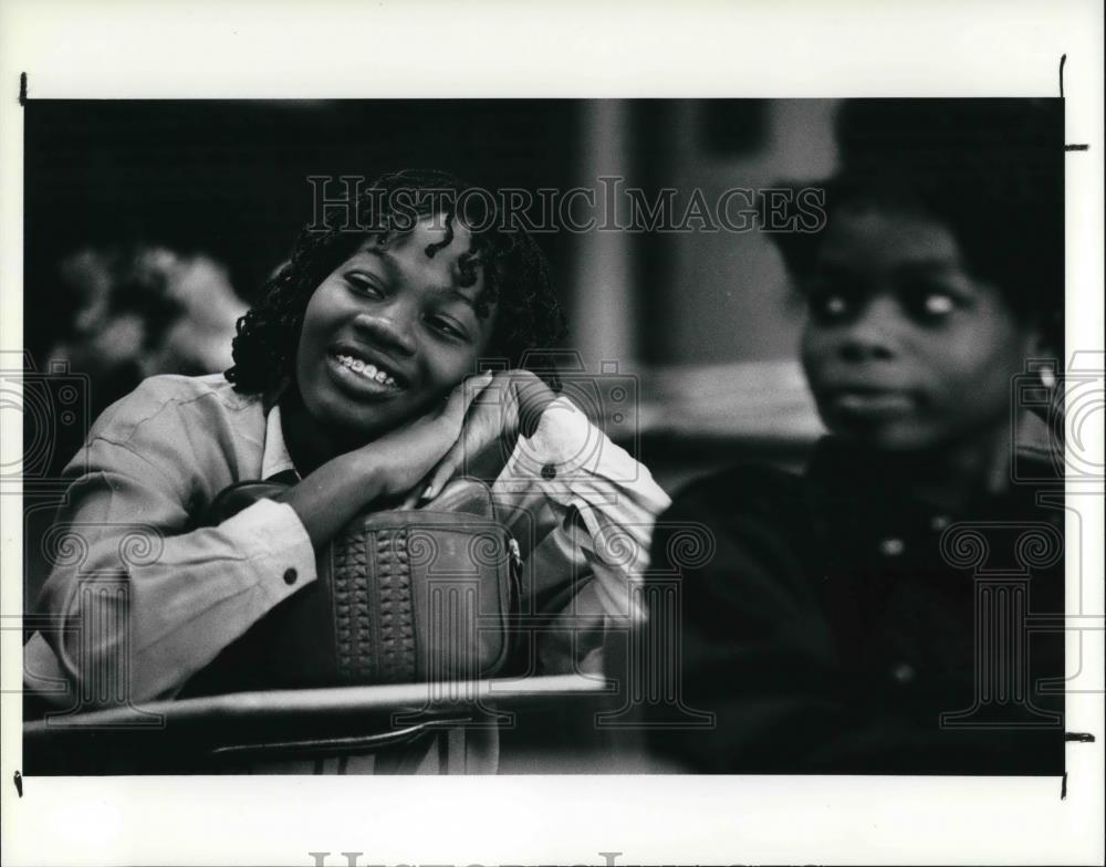 1991 Press Photo Latrice Mosely a student giving her impression of doogie howser - Historic Images