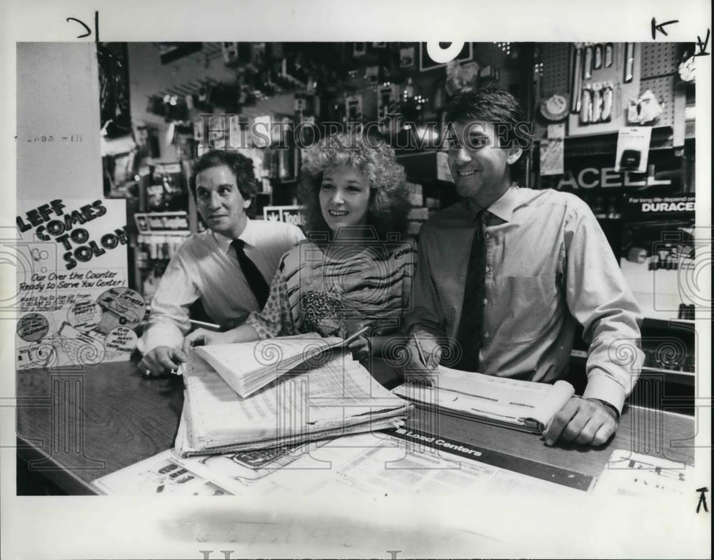 1989 Press Photo Sandy Leff Jr, Deeda Leff Shubert and Bruce Leff - Historic Images