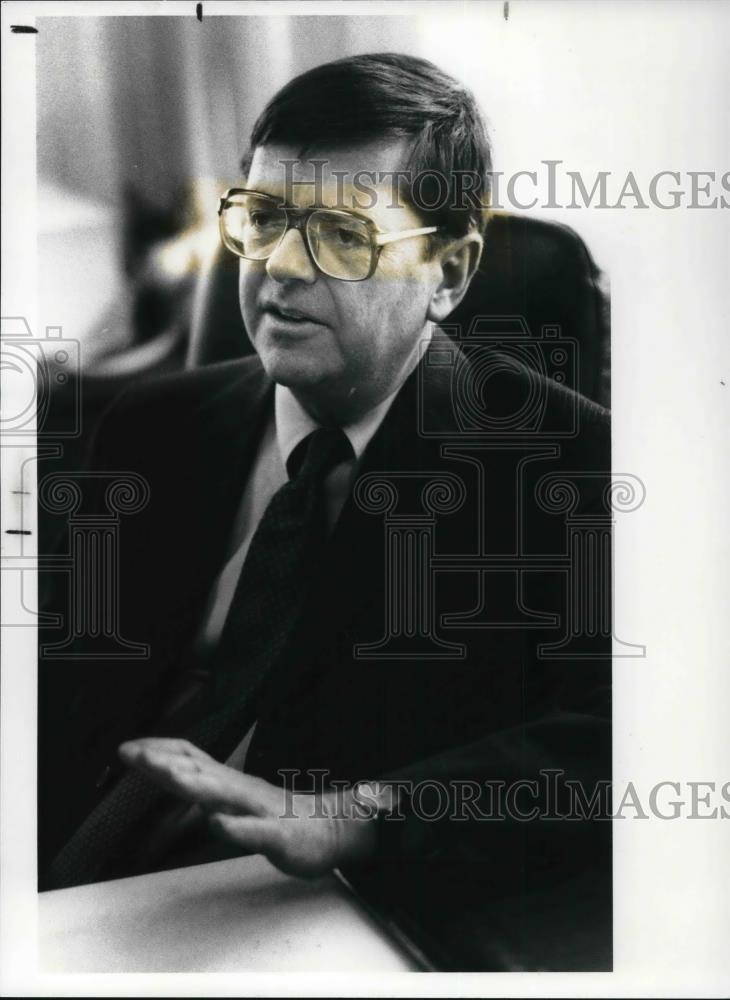 1989 Press Photo Iliam P. Madar, president and chief executive Nordson Corp. - Historic Images