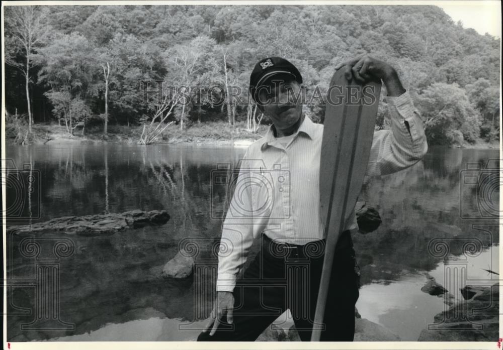 1992 Press Photo James Sleepy Nutter, among the last river pirates - Historic Images