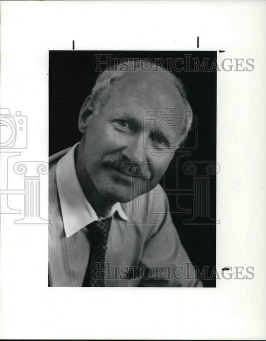 1990 Press Photo Jim Kunde Lorain County Community College - Historic Images