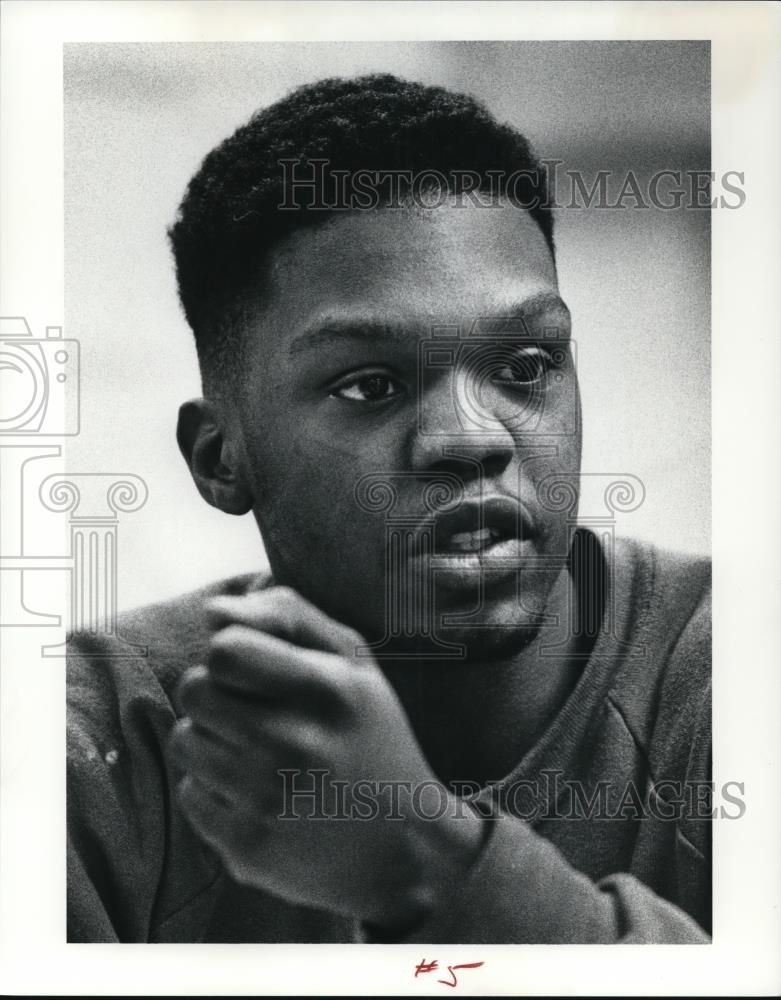 1991 Press Photo Kevin Richardson, Cleveland, Ohio graduating high school studen - Historic Images