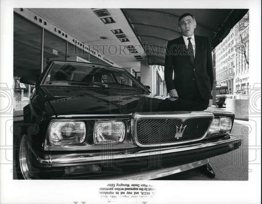 1988 Press Photo Donald Horriissey Chairman of Maserati shows new Masetti Sedan - Historic Images