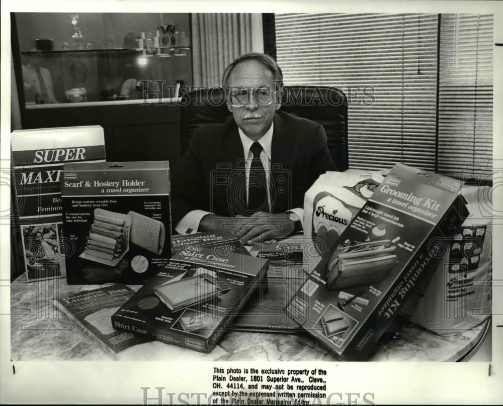 1988 Press Photo Robert S. Reitman, Chairman and CEO of the Tranzonic Company - Historic Images