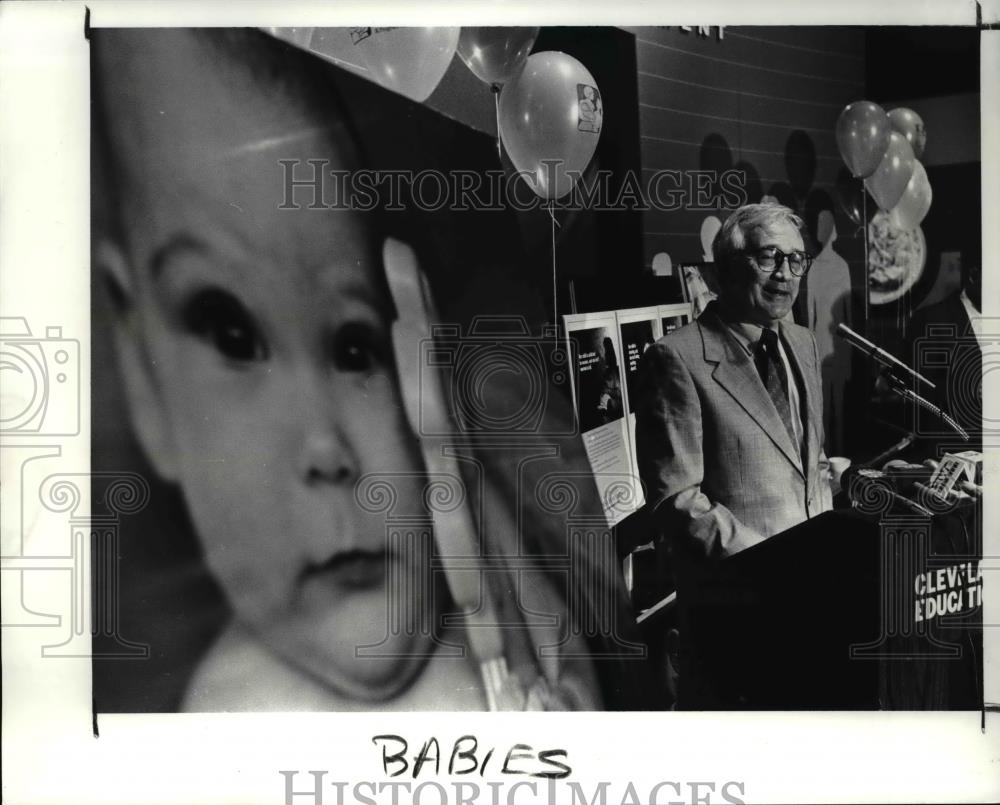 1989 Press Photo Bob Schug Director of Development Cleve. Health and Education - Historic Images