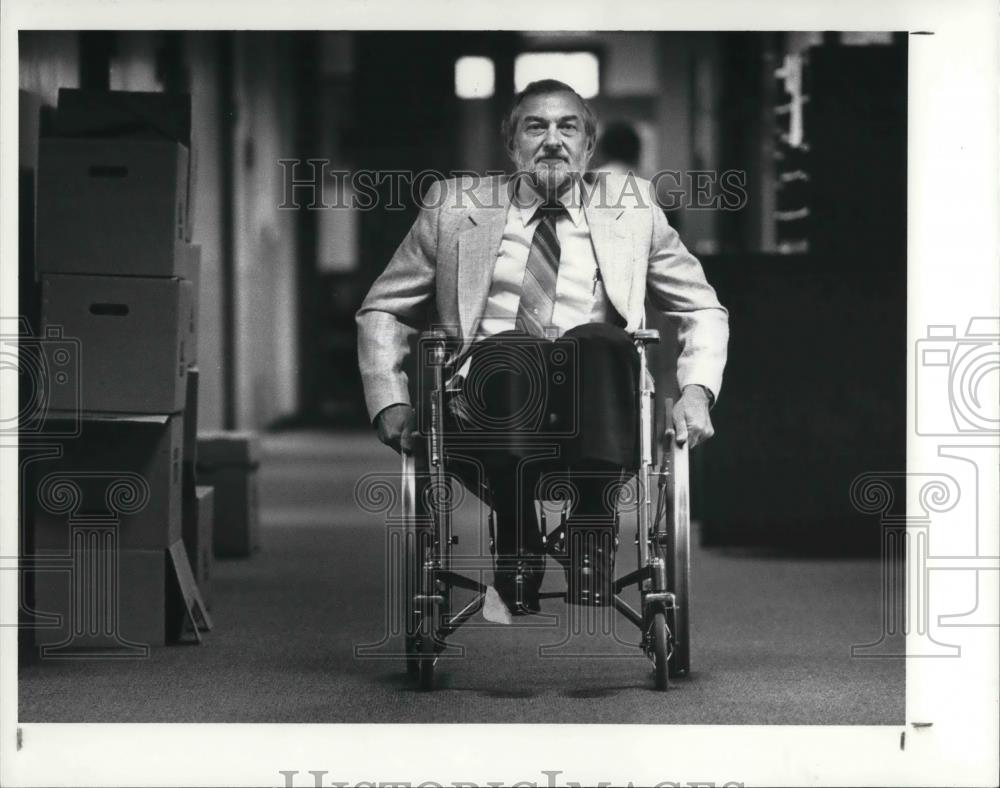 1988 Press Photo William Wintucky Engineer at NASA - Historic Images
