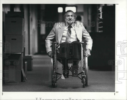1988 Press Photo William Wintucky Engineer at NASA - Historic Images