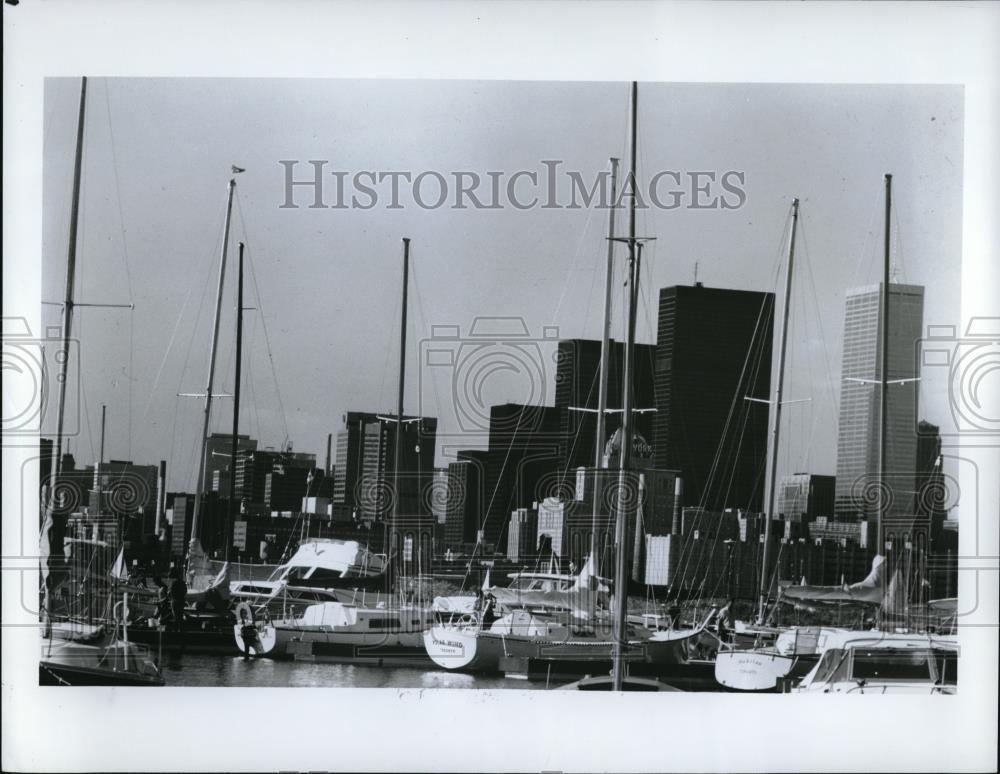 1977 Press Photo Skyline, Toronto, Ontario, Canada - Historic Images