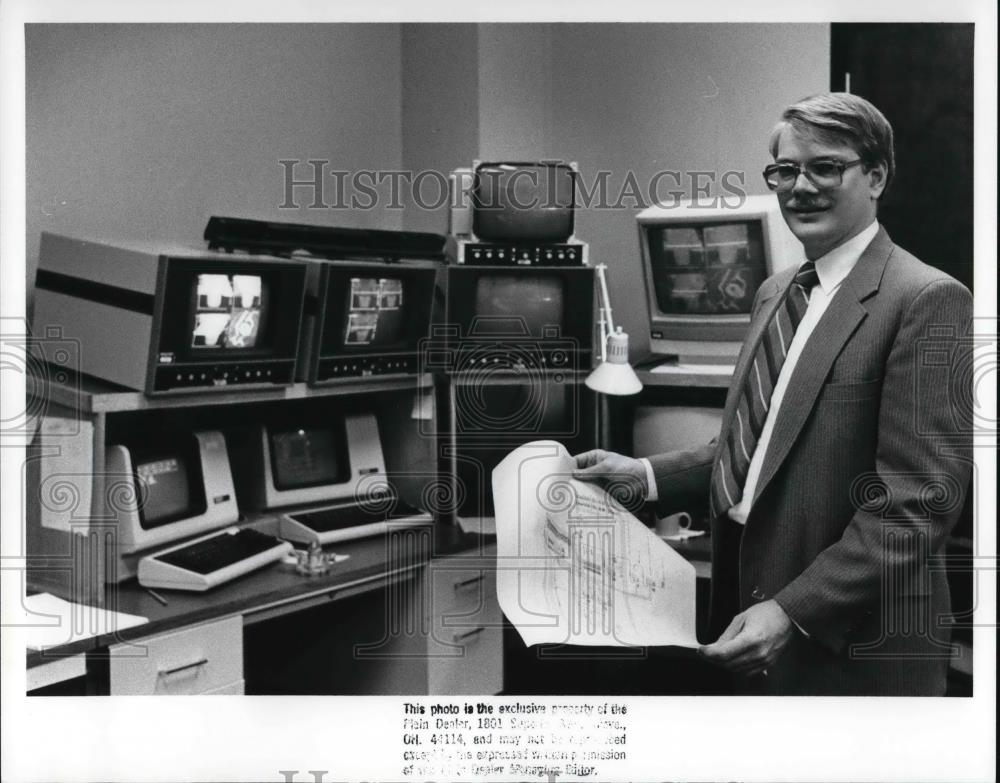 1988 Press Photo William K. McCroskey Innovative Imaging Inc. - Historic Images