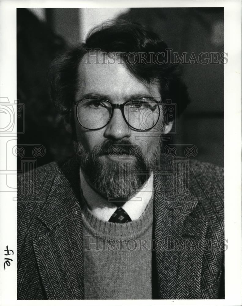 1988 Press Photo Dr. Richard Obermanns, consultant for the Cuyahoga Plan - Historic Images