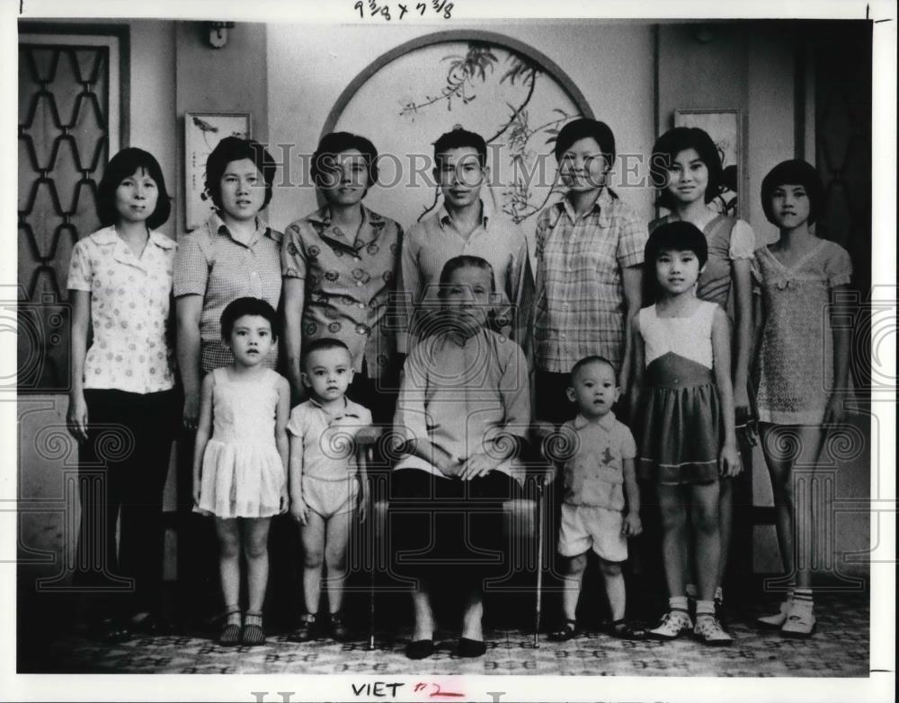 1991 Press Photo The Lan Ly Tu Family - cva27952 - Historic Images