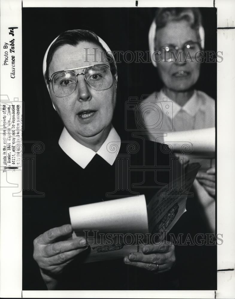 1988 Press Photo Sister Marthe Reinhard and Sister Mary Vermice - cva37486 - Historic Images