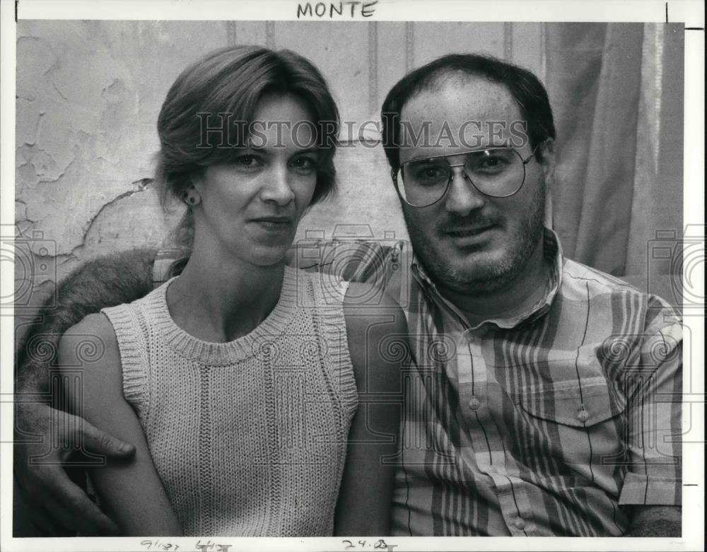1991 Press Photo Alfreda &amp; Michael A. Montecalvo, ambulance driver shock probi - Historic Images