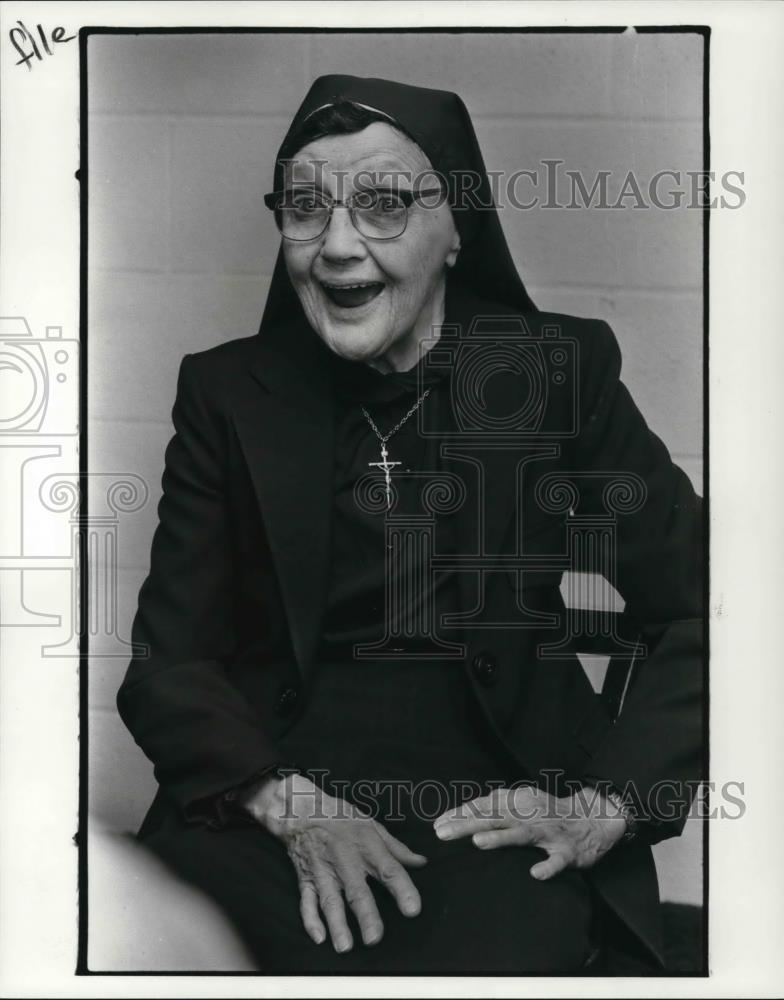 1983 Press Photo Sister Dolores Berinnger - Historic Images