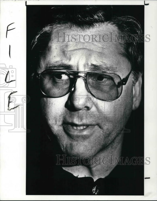 1988 Press Photo William Murphy Lakeline Police Chief talks about Suicide - Historic Images