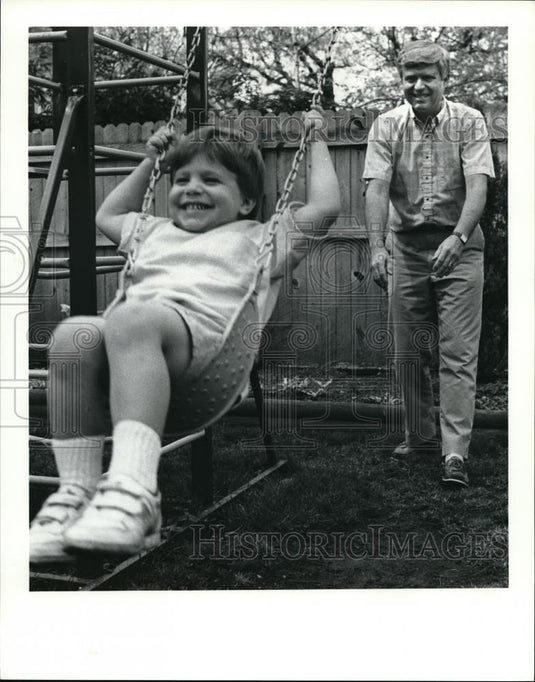 1991 Press Photo Attorney Dennis Norman with his son, Nicholas - Historic Images