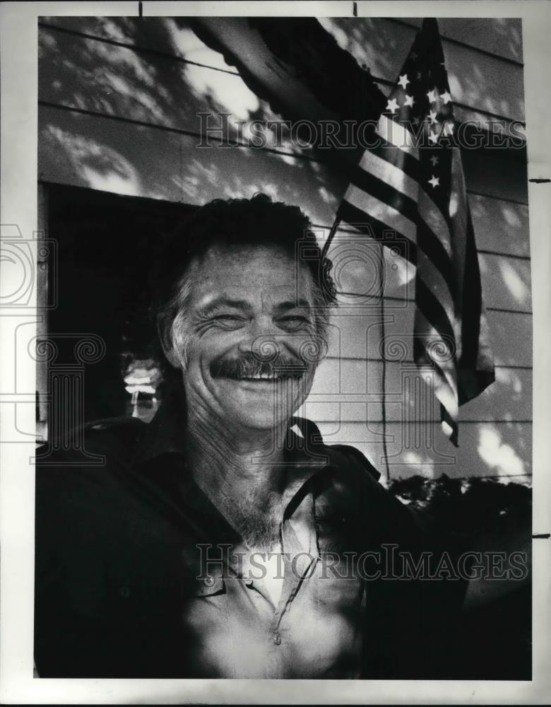 1988 Press Photo Charles D. McCreary, winner of Eckatos contest - Historic Images