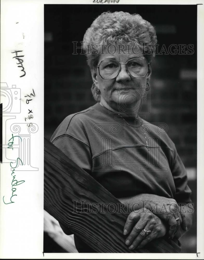 1990 Press Photo Agnes Lally - Historic Images