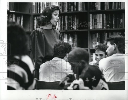 1988 Press Photo Marilyn Quayle Speaks at Government Class at Berea High School - Historic Images