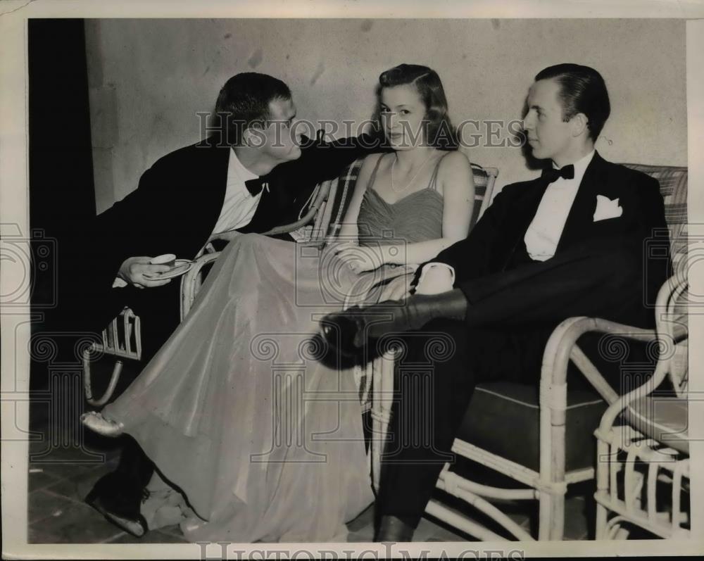 1940 Press Photo New Haven Conn Yale Jr prom Pat Plunkett, John Brooks, - Historic Images