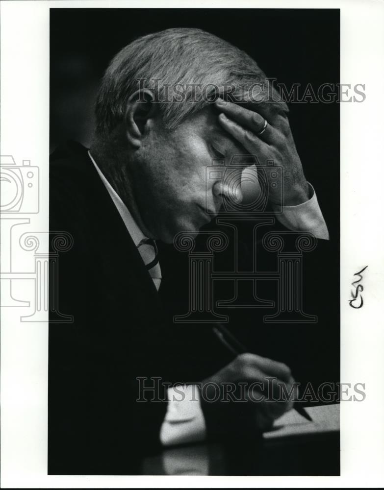 1990 Press Photo Judge Terrence O&#39; Donnell during court proceeding - Historic Images