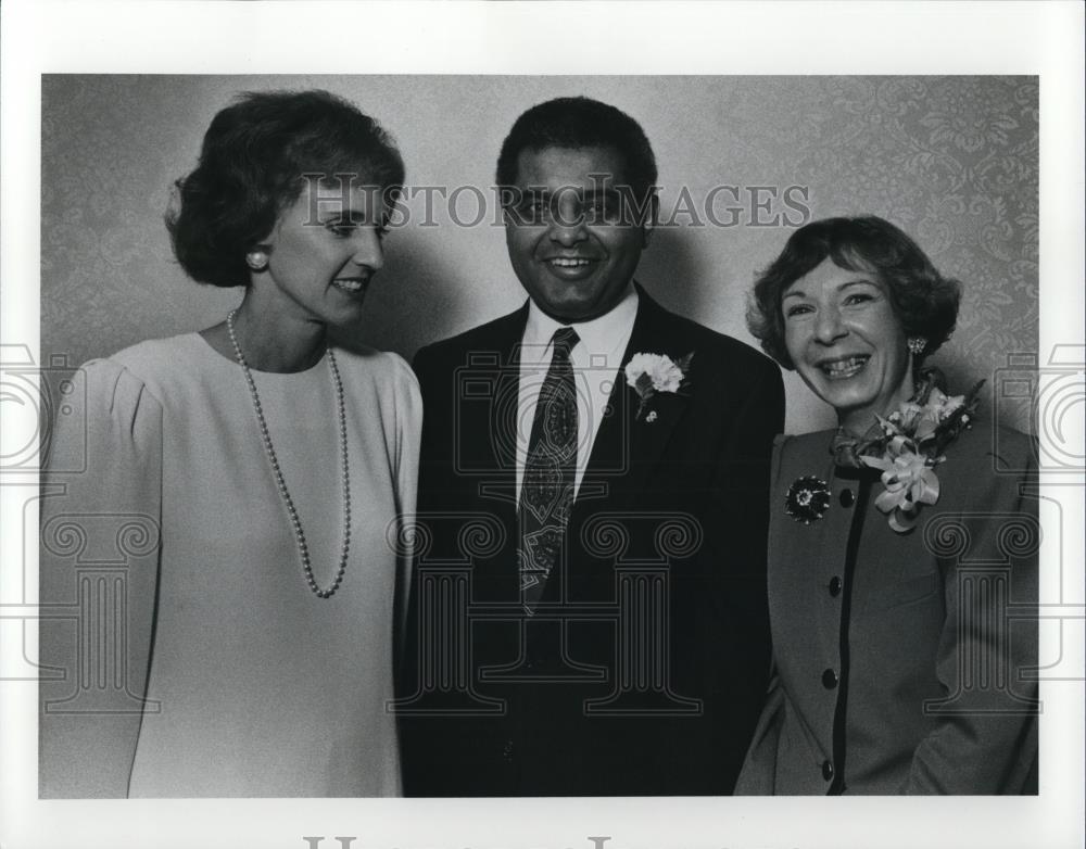 1991 Press Photo Gillian Martin Sorensen, NCCJ Nat&#39;l Pres.,Steve &amp; Dolly - Historic Images