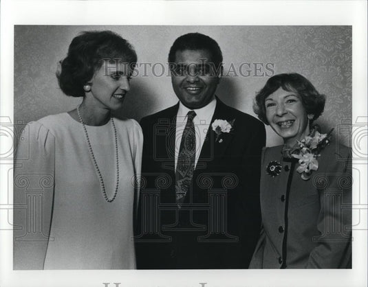 1991 Press Photo Gillian Martin Sorensen, NCCJ Nat'l Pres.,Steve & Dolly - Historic Images
