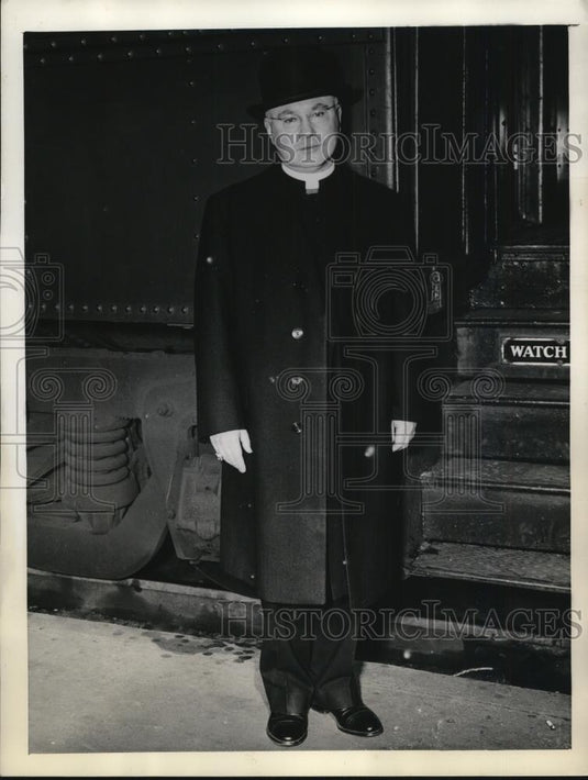 1939 Press Photo of Archbishop Francis J. Spellman leaving for Connecticut - Historic Images