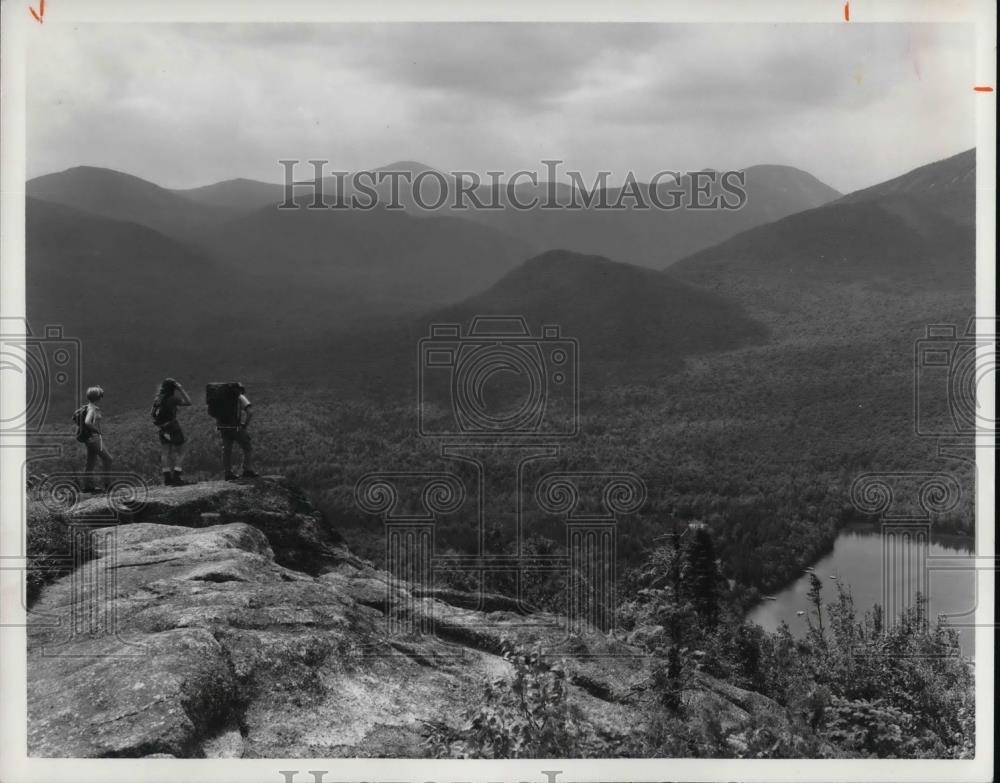 1978 Press Photo Hiking and Back Packing - Historic Images