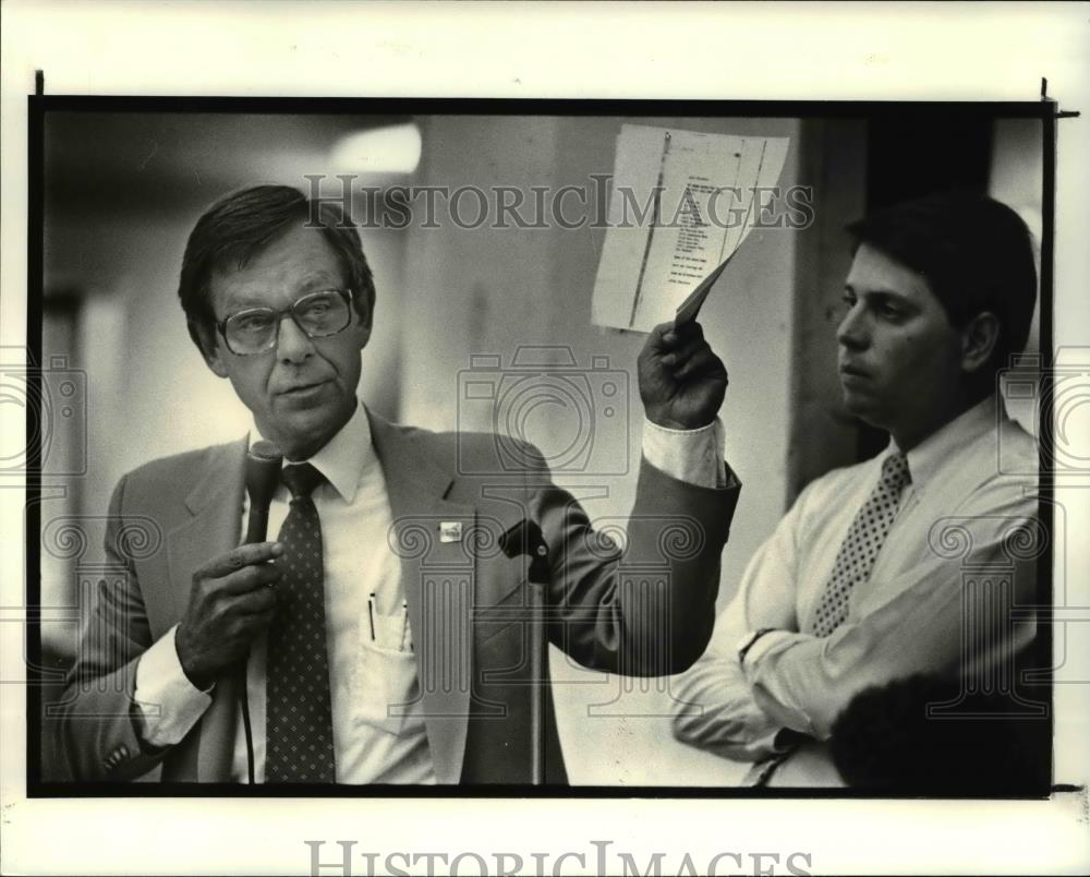 1987 Press Photo Mayor Voinovich and Councilman Mike Polensek - cva39188 - Historic Images