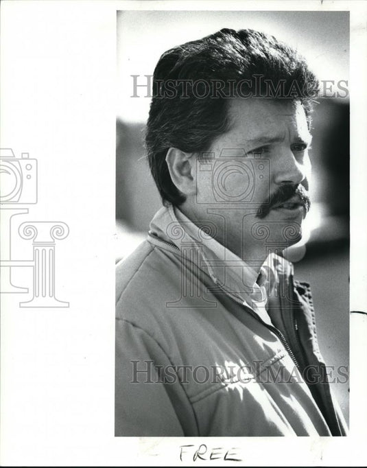 1989 Press Photo George C Paige City Building Inspector - Historic Images
