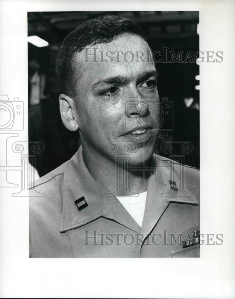 1986 Press Photo Marine Capt. Chris Mulholland aboard the USS Bolder - Historic Images