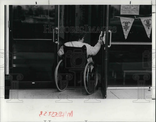 1991 Press Photo Jeanette Hayden volunteer for Easter Seals for Miracle Walk - Historic Images
