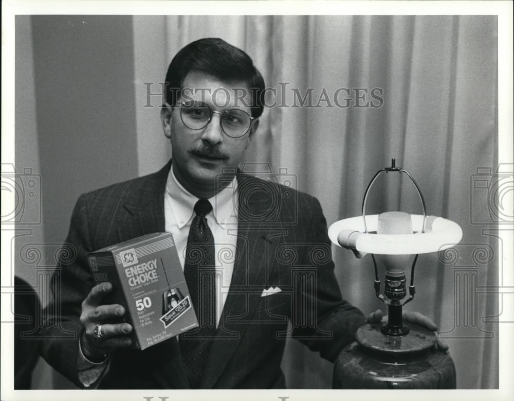 1991 Press Photo Jay Pomeroy of the General Electric - Historic Images