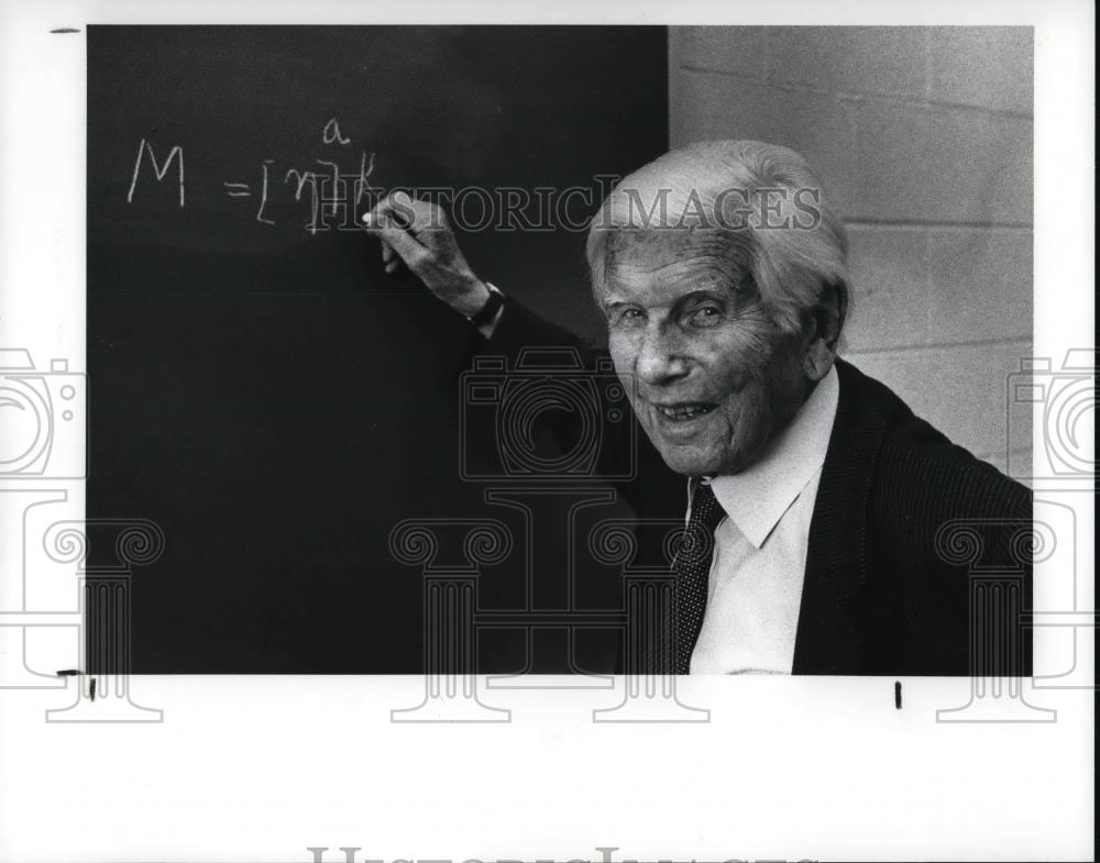 1989 Press Photo Herman Francis Mark of Case Institute - Historic Images