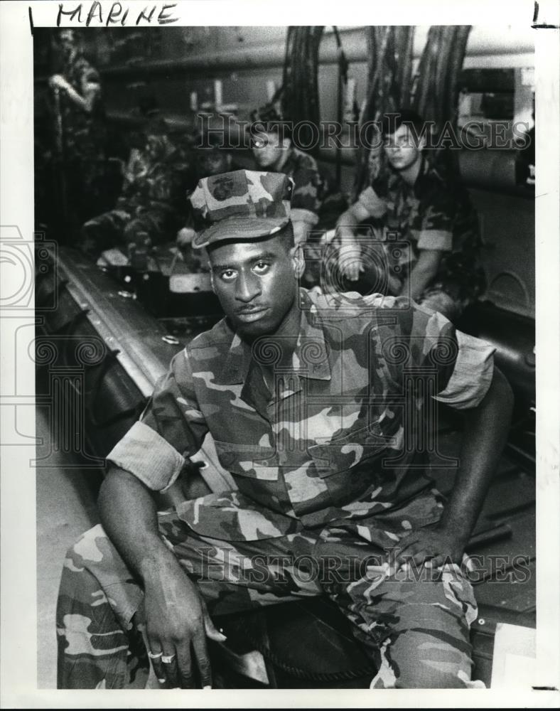 1989 Press Photo Willard Paige Cleveland Marine abroad the USS Bolder - Historic Images