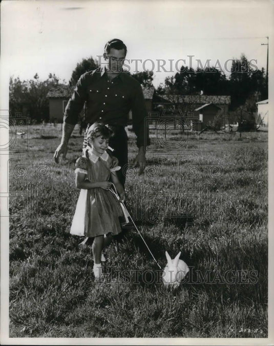 Press Photo Valerie Walker with the family pet rabbit Snowball - cvp23357 - Historic Images